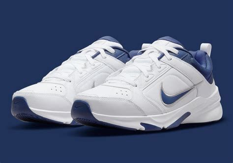 nike air monarch vrouwen|Monarch Nike Air Shoes.